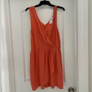 100% silk Beautiful peach color Joie dress.